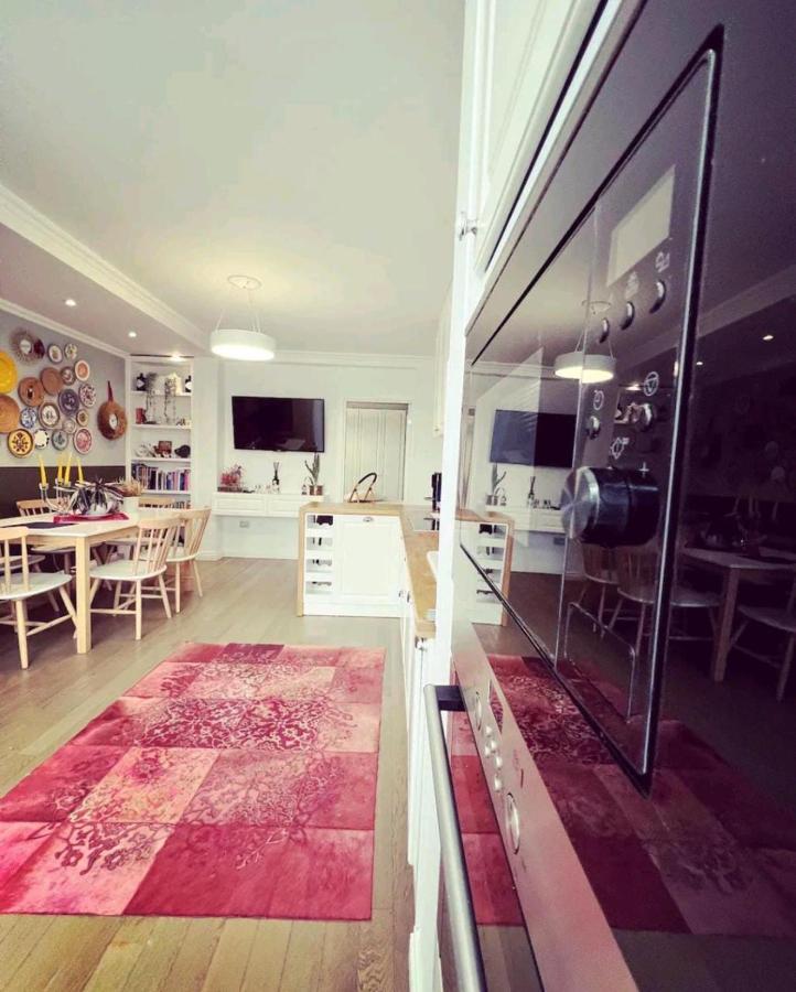 Cozy & Stylish Apartment Tiranë Ngoại thất bức ảnh